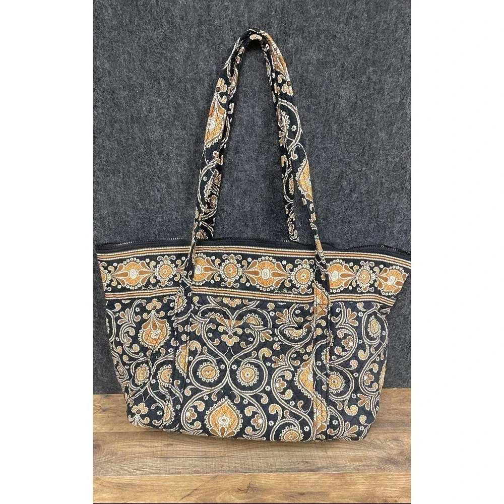 Vera Bradley XL Tote Bag Quilted Cotton Black Gold Medallion Paisley Zippered - Picture 3 of 4
